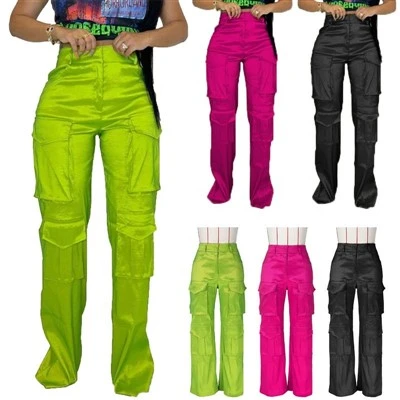 Schwarze Cargohose mit mehreren Taschen